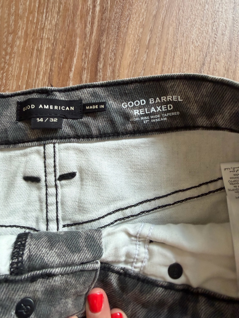 Good American Good Barrel Relaxed Grey Leopard Jeans - Picture 8 of 10